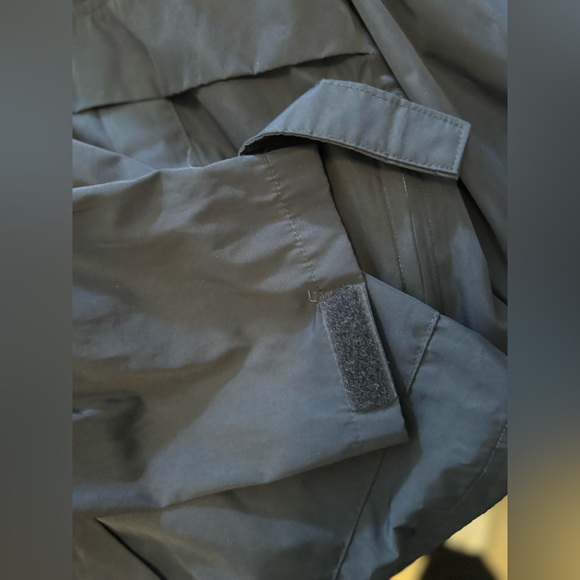 Michael Kors hooded pull-over windbreaker. - Picture 7 of 10